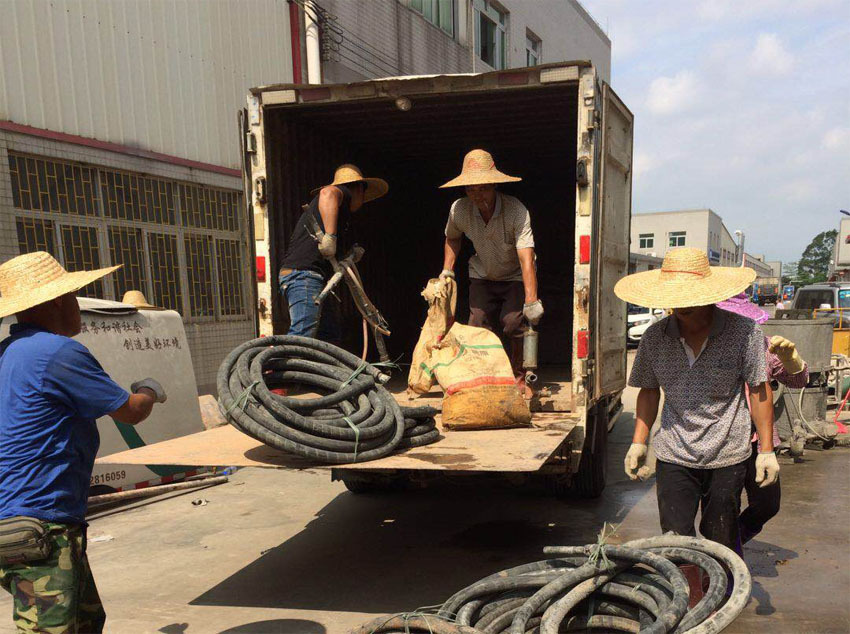 南江一部件厂房地基出现下沉注浆加固